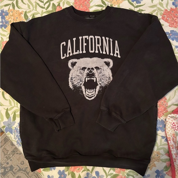 Brandy Melville Jackets & Blazers - Brandy Melville California Sweatshirt